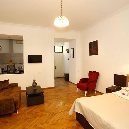 Old - Gold Gala Apartment Tbilisi Exterior photo