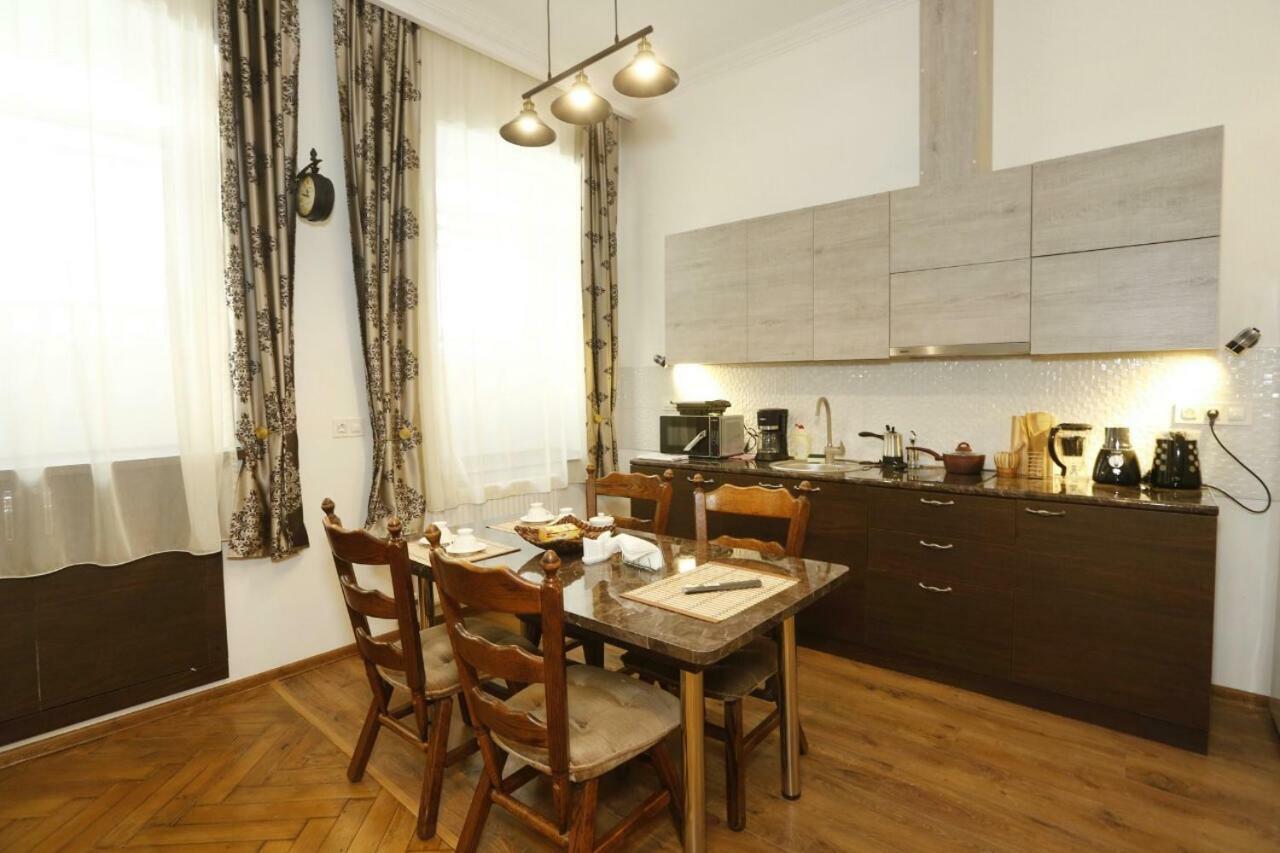 Old - Gold Gala Apartment Tbilisi Exterior photo