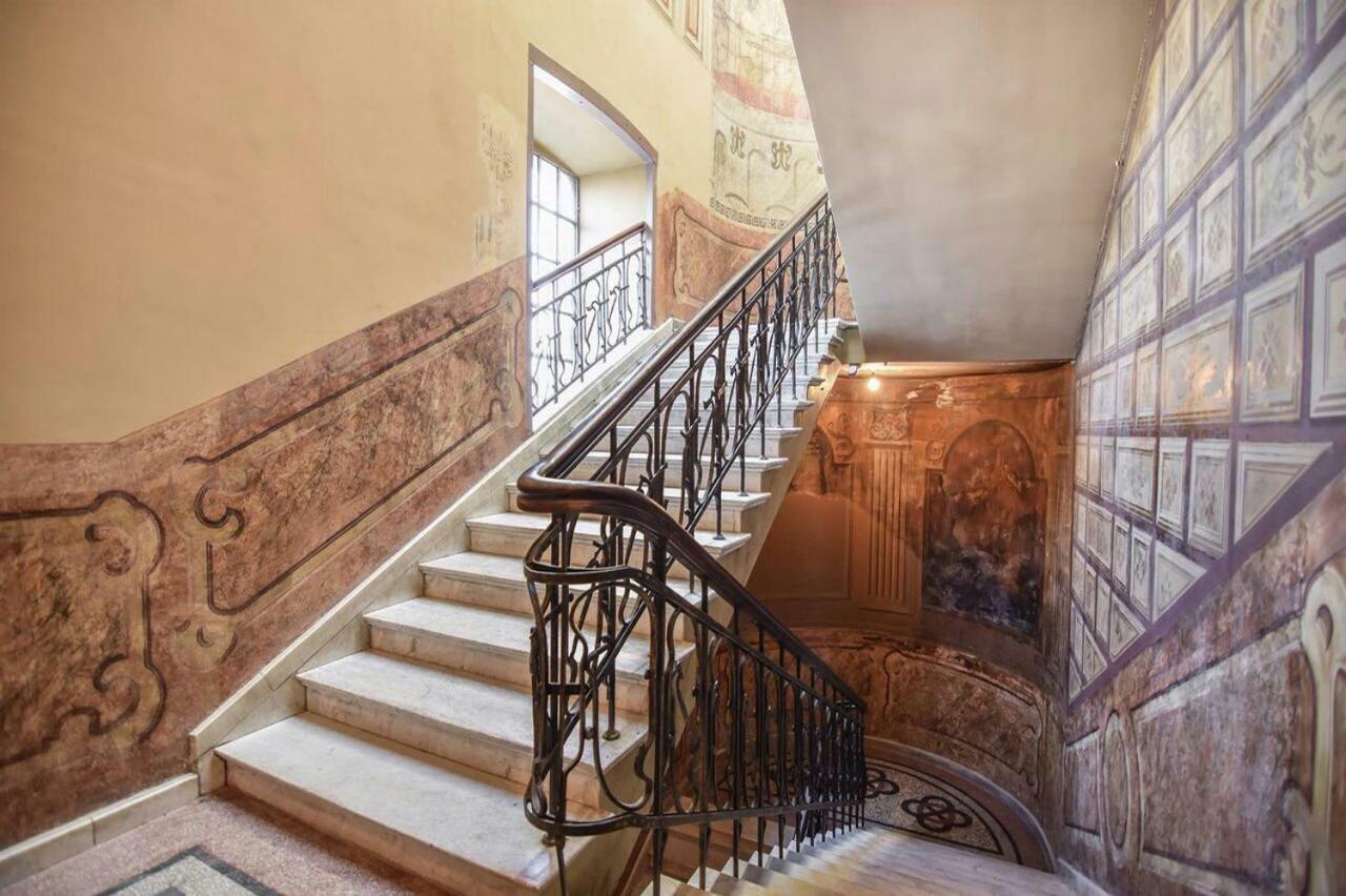 Old - Gold Gala Apartment Tbilisi Exterior photo